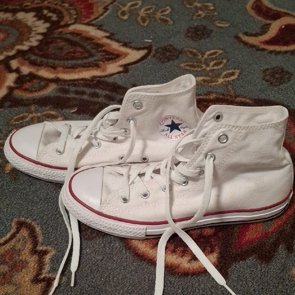 Converse Classic White Canvas High-Tops Size 3